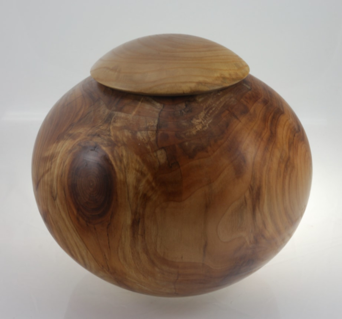 Urne funéraire écologique en bois- #192-Peuplier 8,75 x 9,75 po.