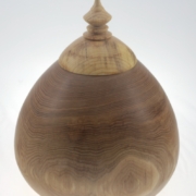 Urne funéraire écologique en bois- #210-Frêne 9 x 11,75 po.