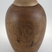 Urne funéraire écologique en bois- #222-Noyer Cendré 7,5x11,5 po.