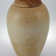 Urne funéraire écologique en bois- #224-bouleau 7x11,25 po.