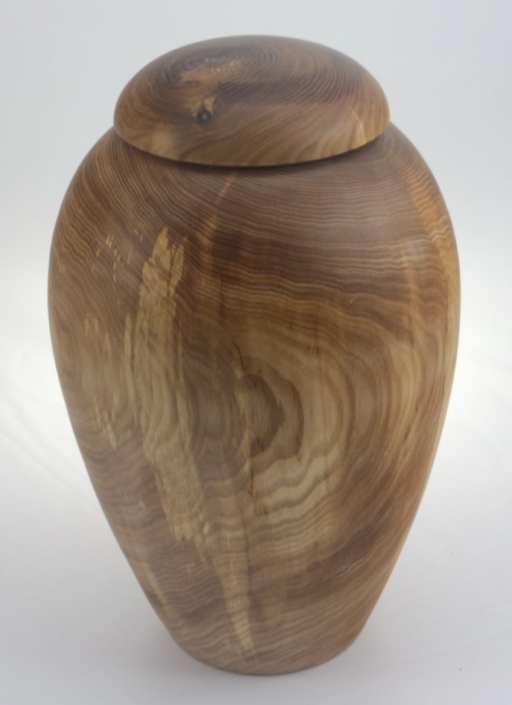 Urne funéraire écologique en bois- #225a- Frêne 7,25 x 11,5 po. Urne funéraire écologique en bois- #225a- Frêne 7,25 x 11,5 po.